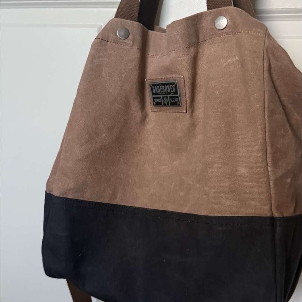 Casual Tan and Black Tote 16L - Picture 3 of 3